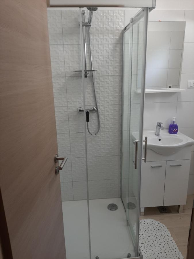 Apartman Maslina Pisak Exterior foto